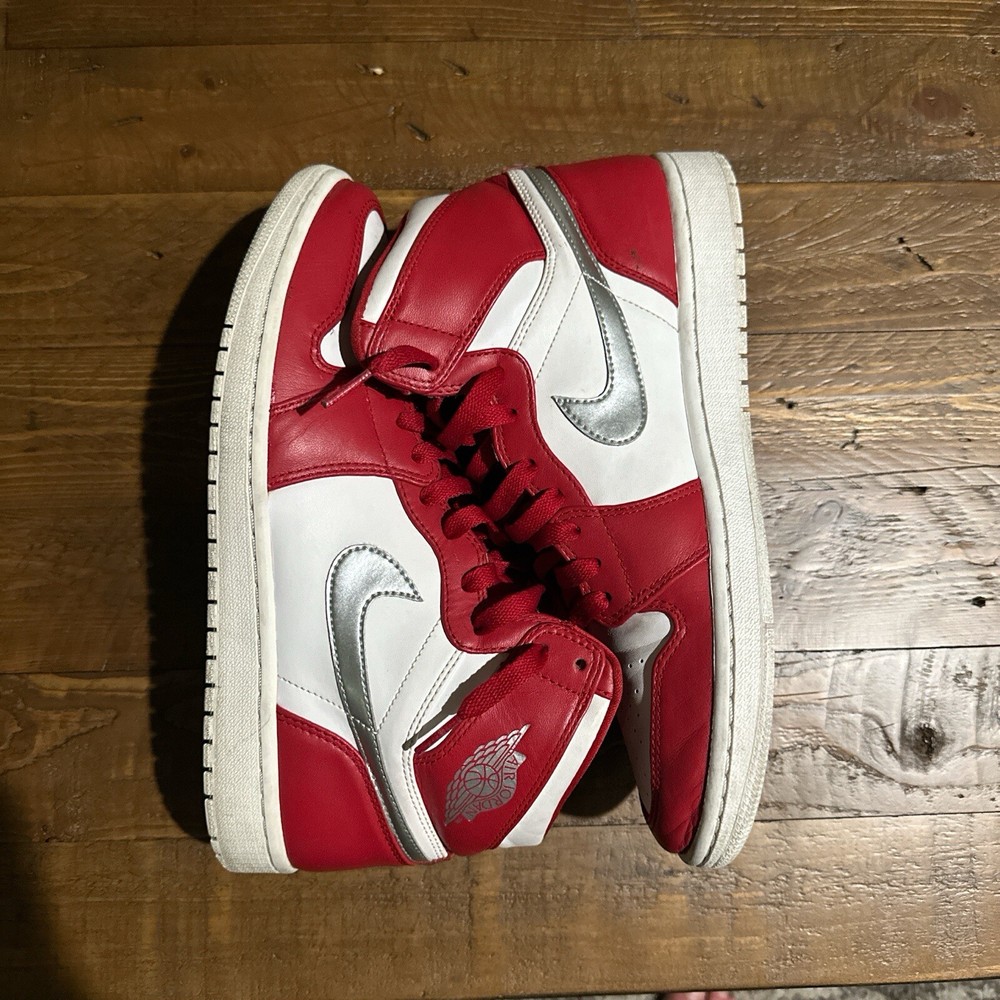 Air Jordan 1 Retro High Silver Medal 2016 Size 9.5 No Box 332550 602