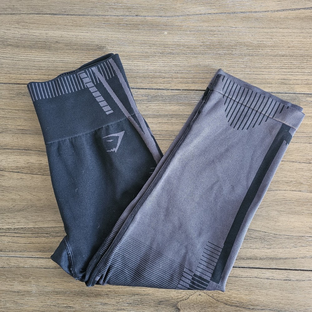 Gymshark Black Seamless Compression Yoga Capris Leggings for Women Size Small Mid Waist