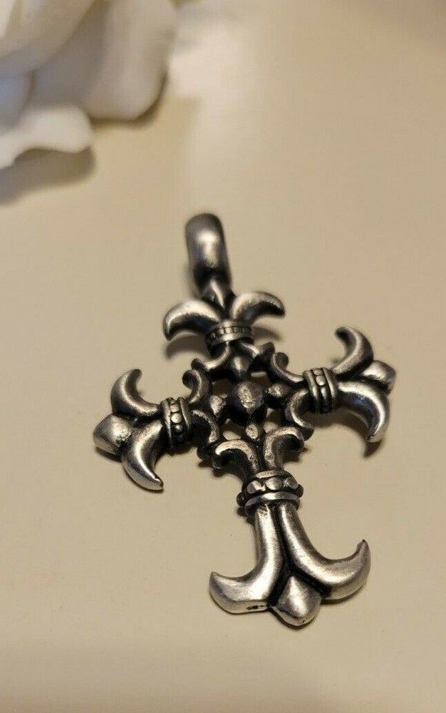 Modernist Matte Silver Cross Pendant Necklace 2 Inch