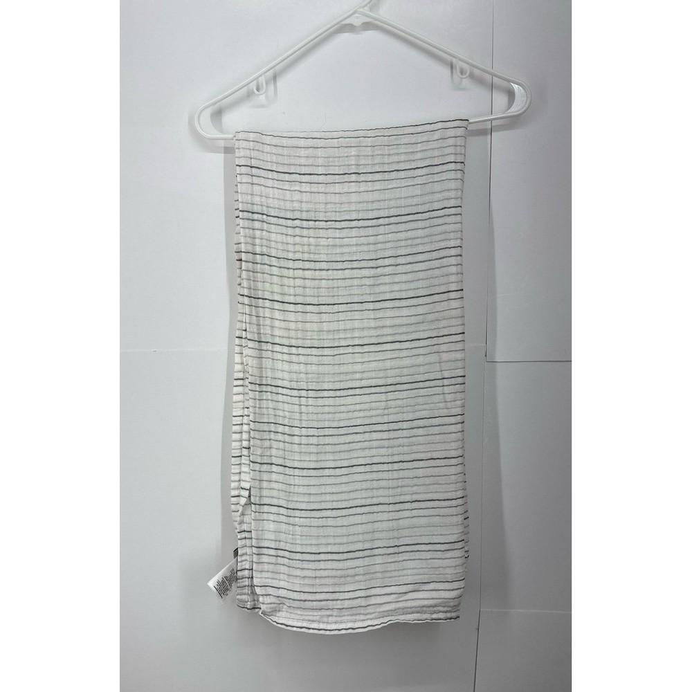 Pottery Barn Kids organic cotton baby swaddle (47x47 in)