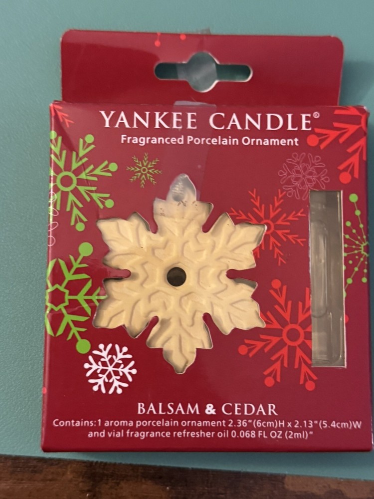 Yankee Candle Snowflake Ornament - Fragranced - Porcelain - Balsam & Cedar -NEW!