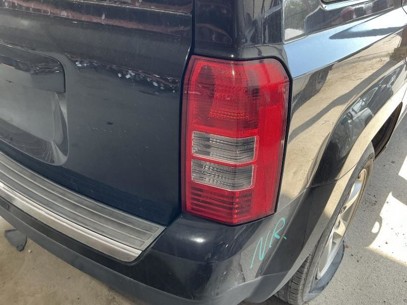 08-17 Jeep Patriot Right Tail Light Replacement 4667162  