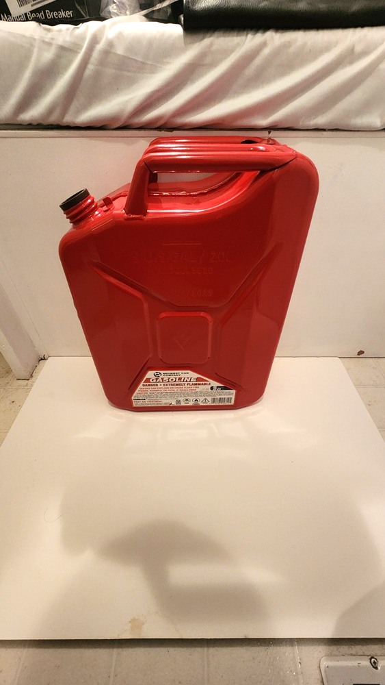 Midwest Can Auto-Shutoff Jerry Can 5 Gallon Metal Gas Container - Red (5810)