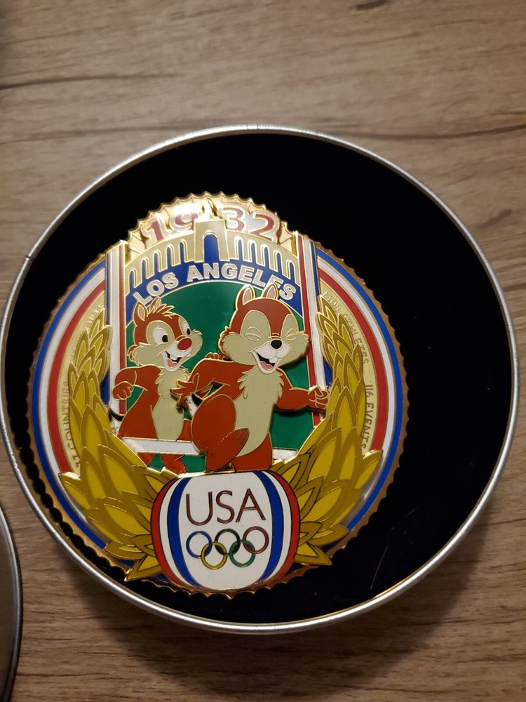 Disney Pin LOS  ANGELES COLISEUM 1932 OLYMPIC  CHIP & DALE  DISNEYLAND JUMBO