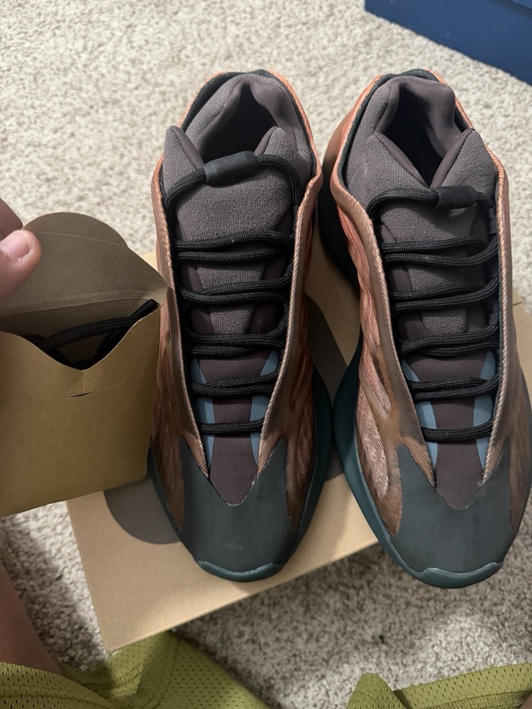 Adidas Yeezy 700 Brand New