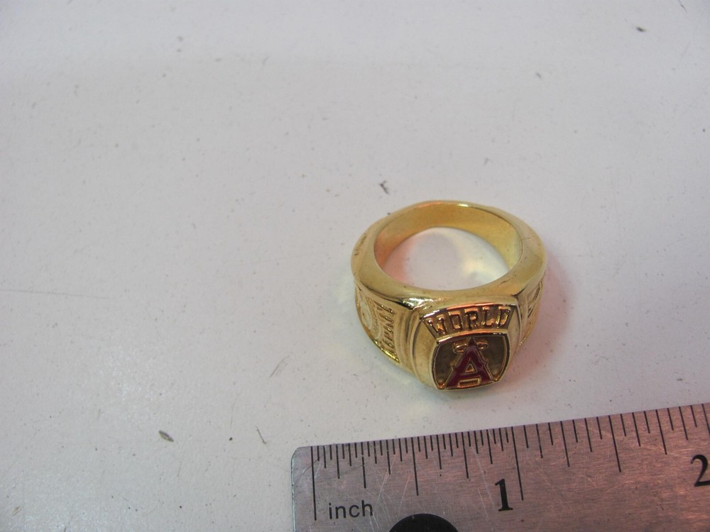 ANGELS Championship RING 2002 Fox Sports World Series Baseball Gold