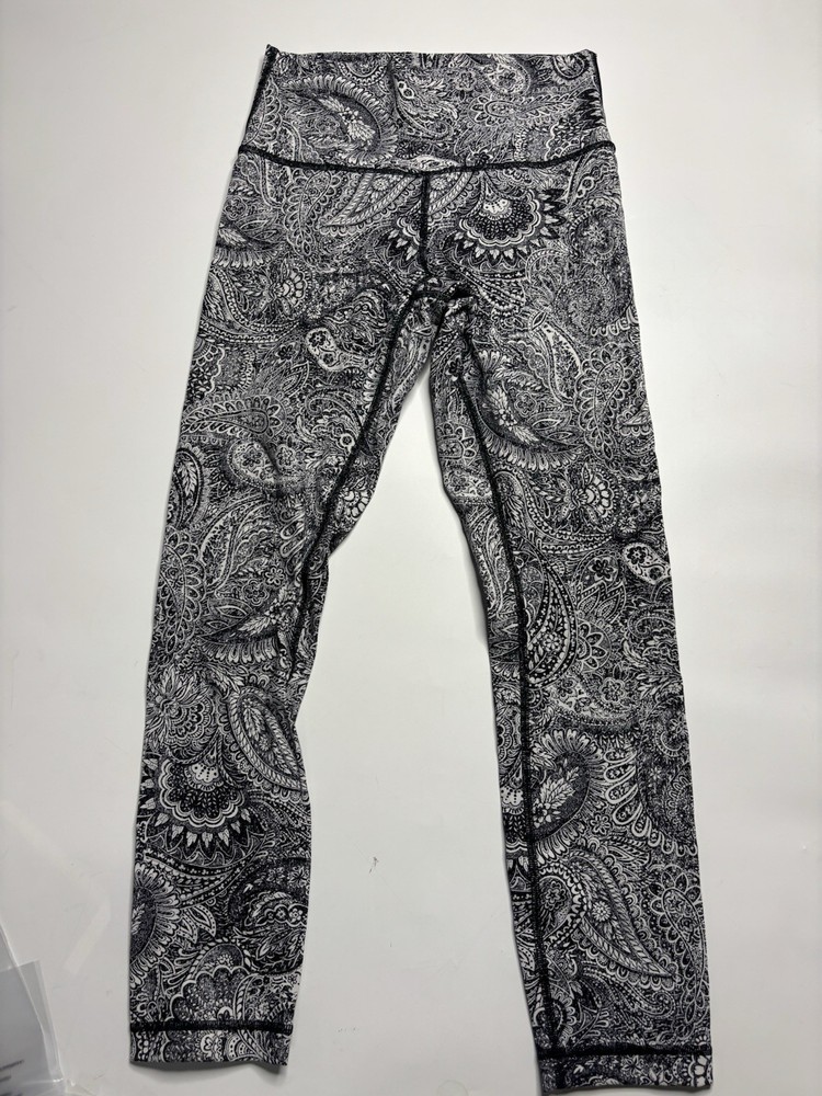 Lululemon High Times Black White Paisley Print Cropped Pant Leggings Size 6
