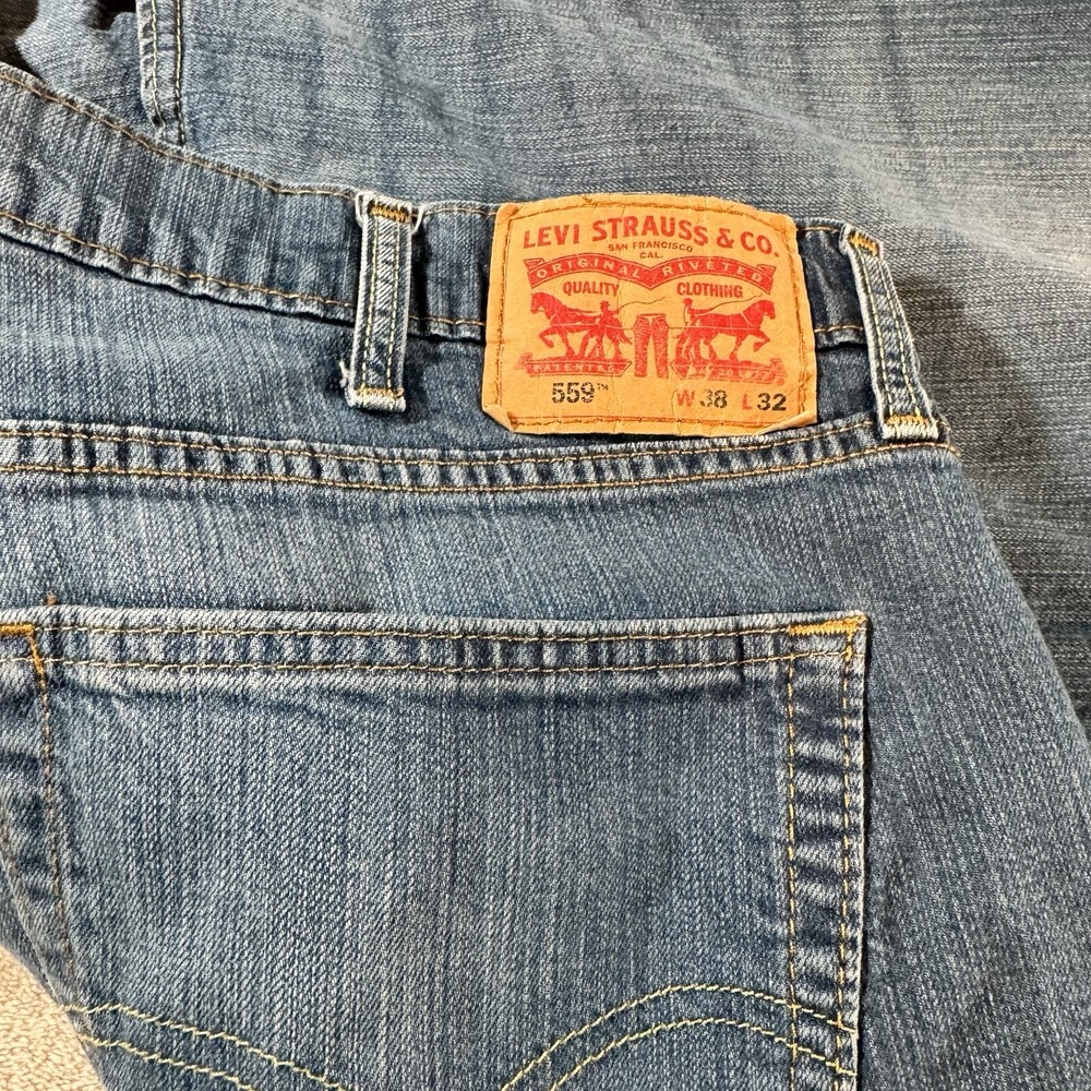 Levi's 559 jeans men's 38 x 32 relaxed fit straight blue denim pants