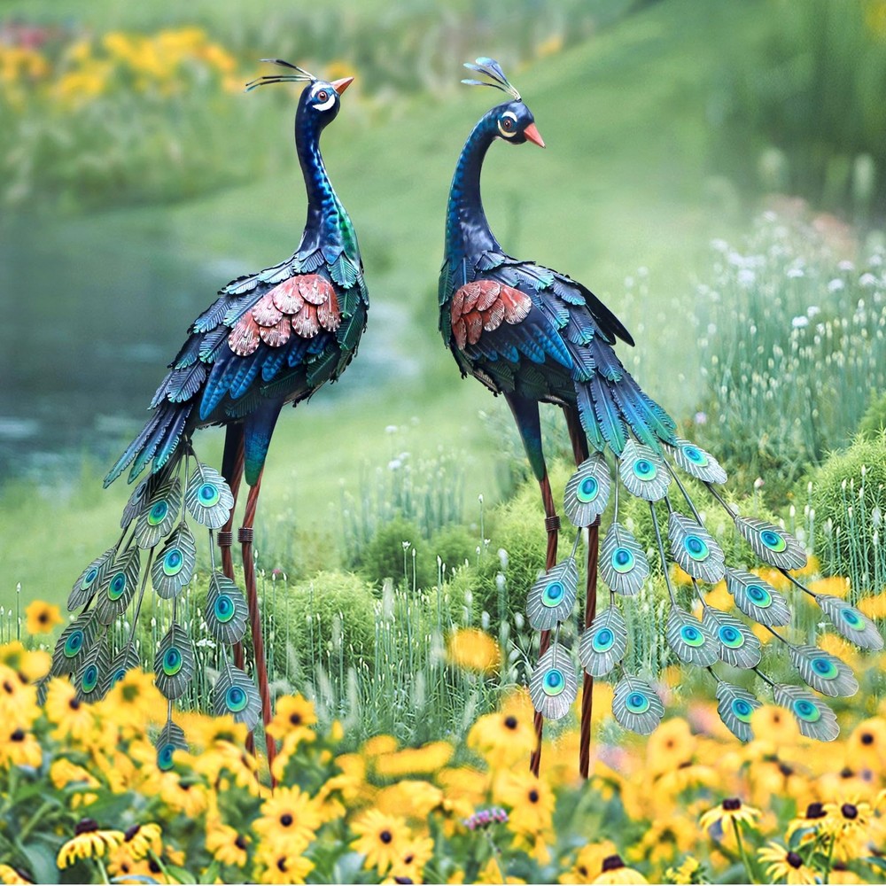 Metal Peacock Garden Statue for Outdoor Decor and Art