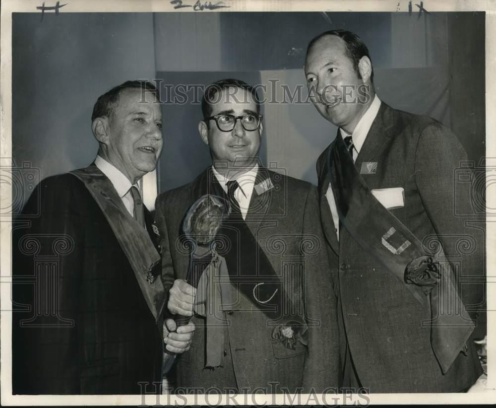 1971 Press Photo New Orleans Celtic Club Members on St. Patrick's Day at Event-image