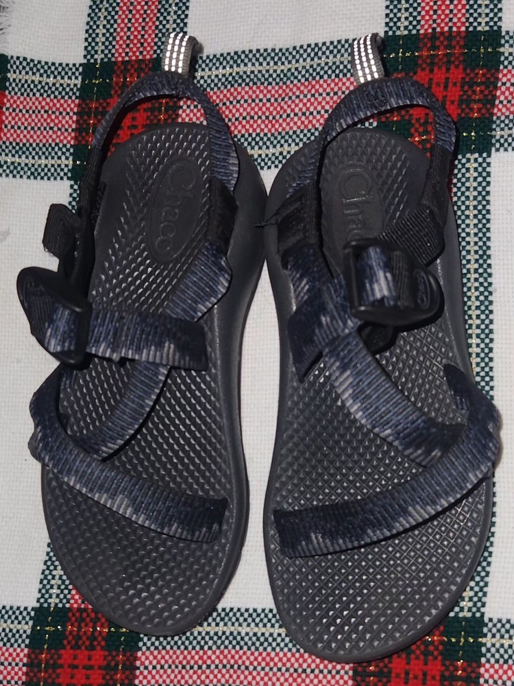 Boys Chaco Sz.2 Sandals