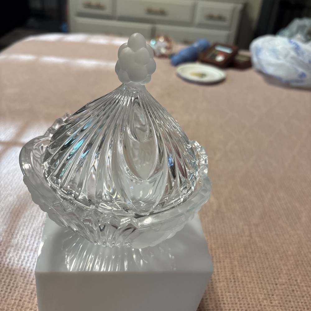 Elegant Lead Crystal Candy Dish for Stylish Serving