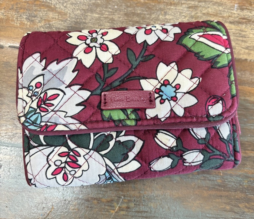 Vera Bradley Bordeaux Blooms Riley Compact Quilted Fabric Wallet Trifold 5.5 x 4