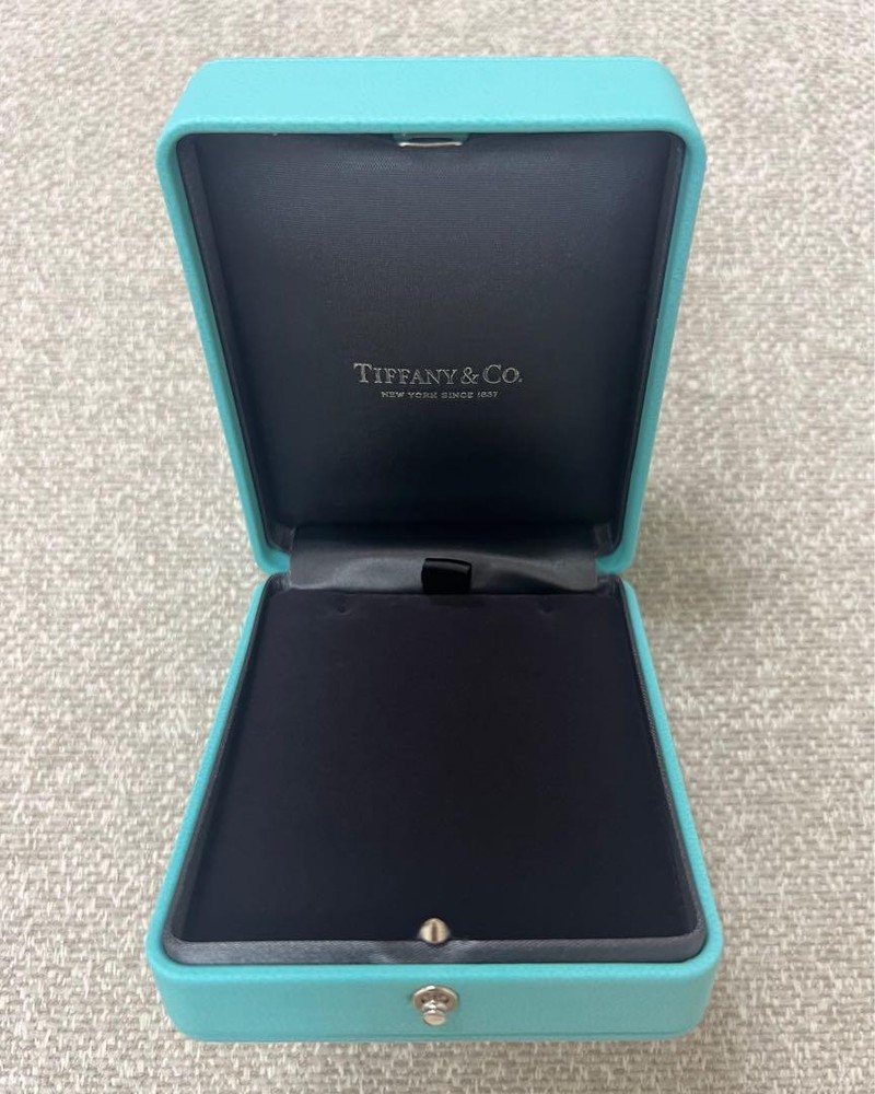 Tiffany Blue Jewelry Box Necklace Storage Gift Box Good Condition MZMR
