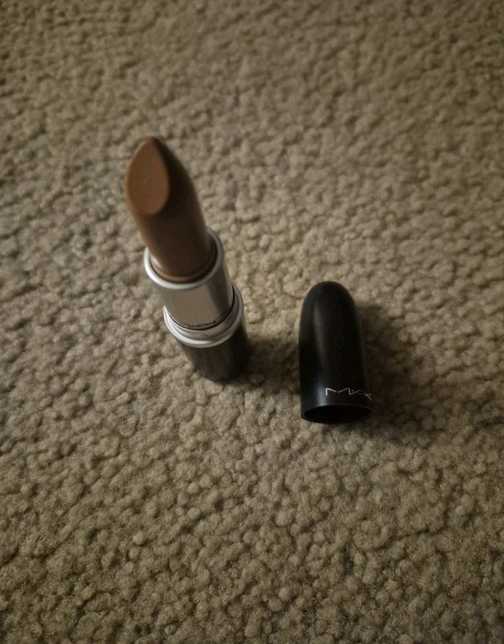 MAC COSMETICS SATIN LIPSTICK SHRIMPTON DISCONTINUED