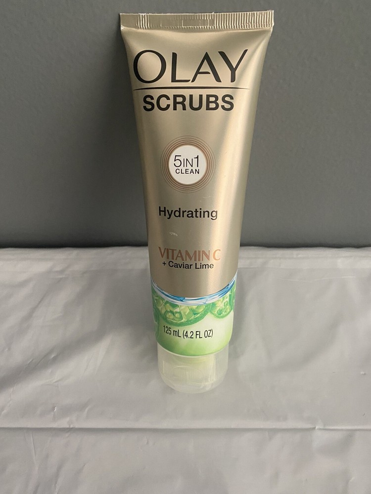 OLAY 5-in-1 Hydrating Vitamin C & Caviar Lime Face Scrub 125ml
