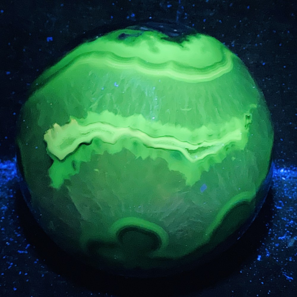 Natural Volcanic Agate Crystal Sphere 4880G UV Reactive Healing Stone