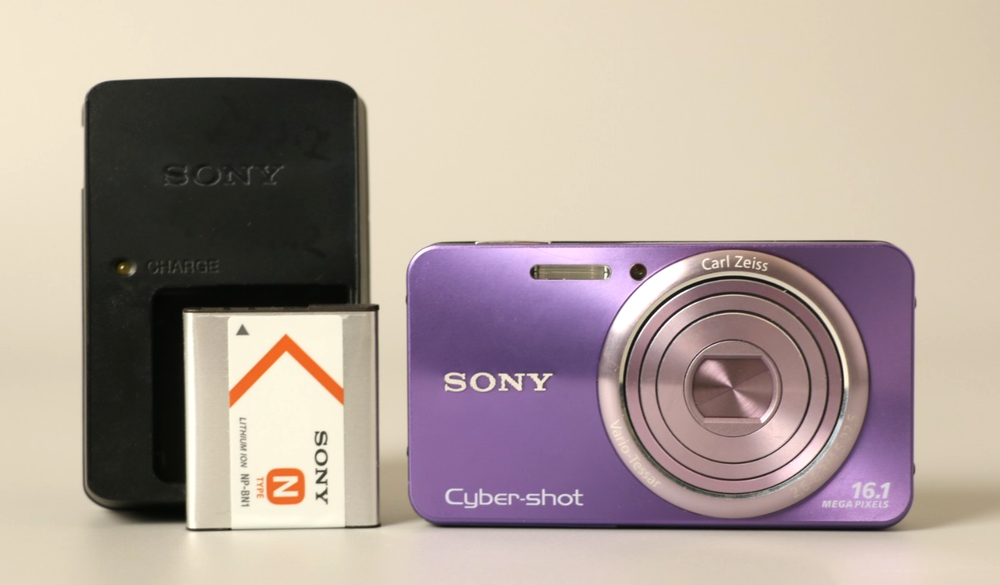 Sony Cyber-shot DSC-W570 16.1MP Digital Camera Purple 5x Zoom Tested Japan