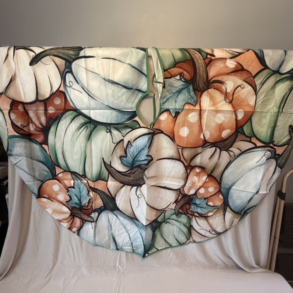 Cozy Fall-Themed Tree Skirt for Seasonal Decor