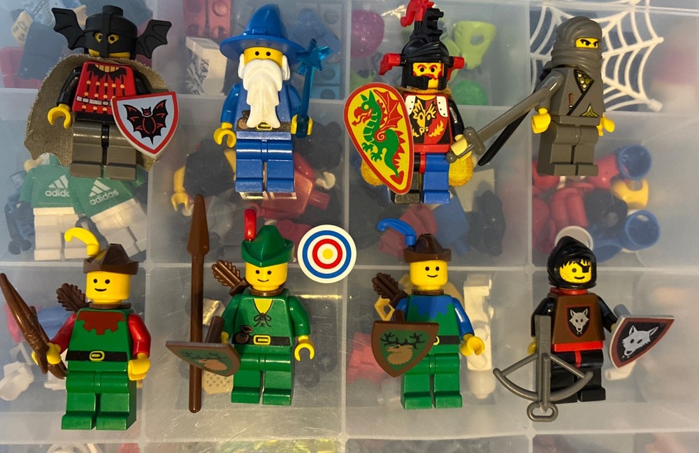 LEGO Vintage Castle Forestmen Wolfpack Dragon Knights HTF Minifigures Lot