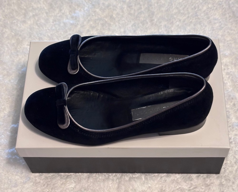 Marc Jacobs Women’s Velvet Black /Silver Slip On Flat  with Bow Size 7M