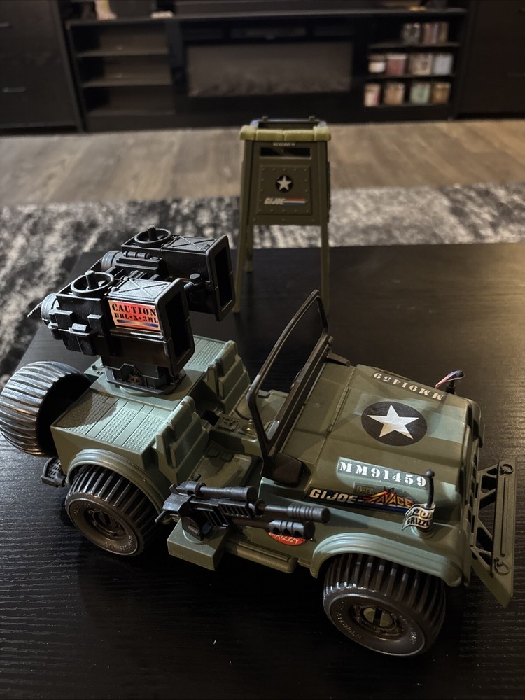 1994 Hasbro GI Joe Sgt. Savage Grizzly SS-1 Jeep, Includes 1984 Watch Tower.