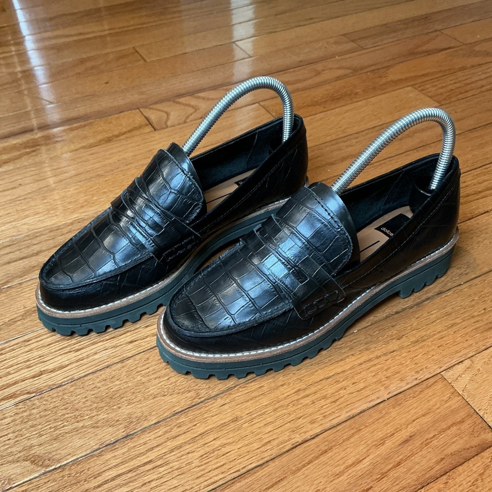 Dolce Vita Women's Aubree Almond Toe Embossed Leather Loafers Size