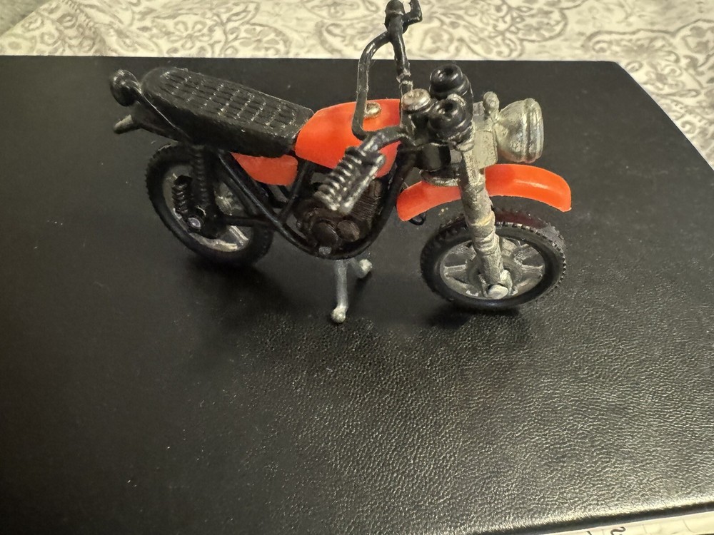 Nice Set Of 9 Vintage Toy Cars. Assortment Of Mfg From 60’s- 80’s.