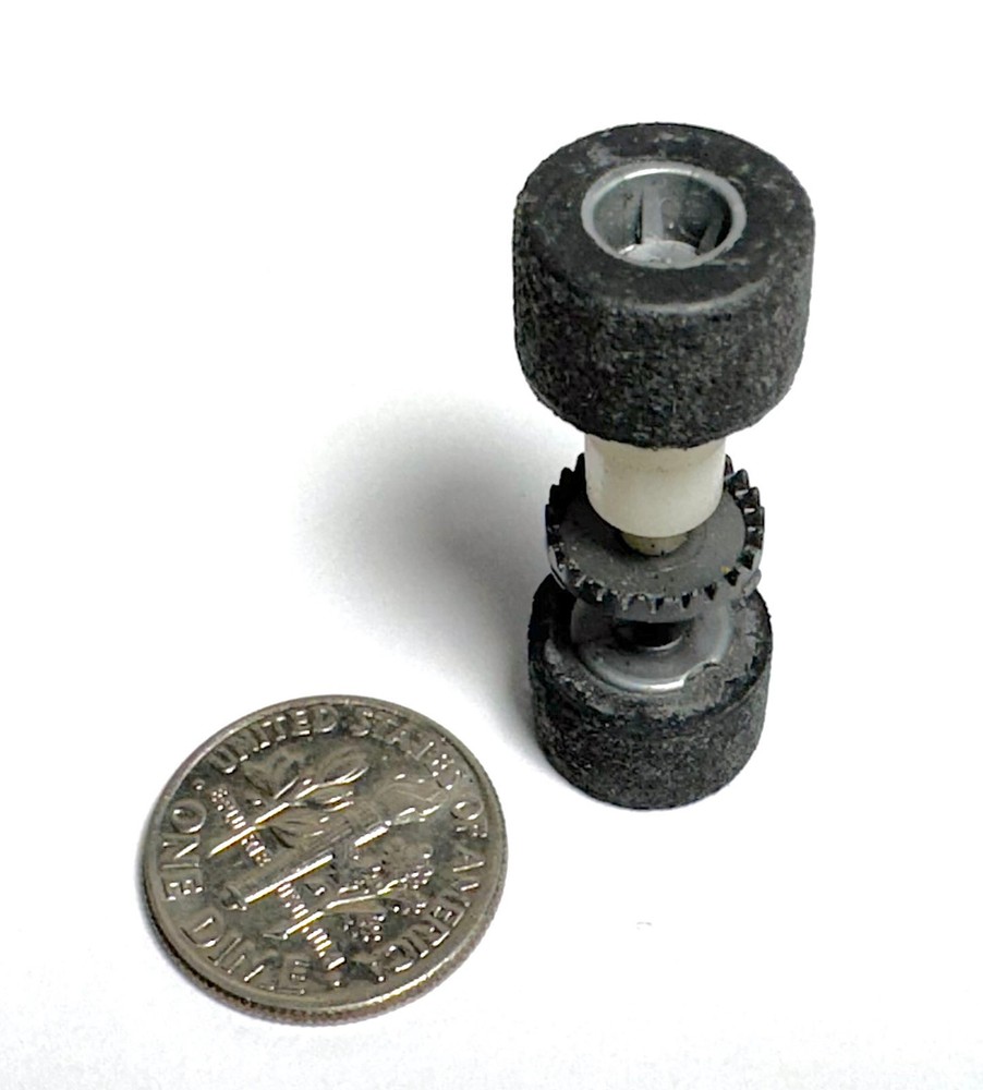 1pc 1997 TYCO Slot Car 440 440-X2 RUBBER TIRE REAR END 24T Crown Gear Tune Up