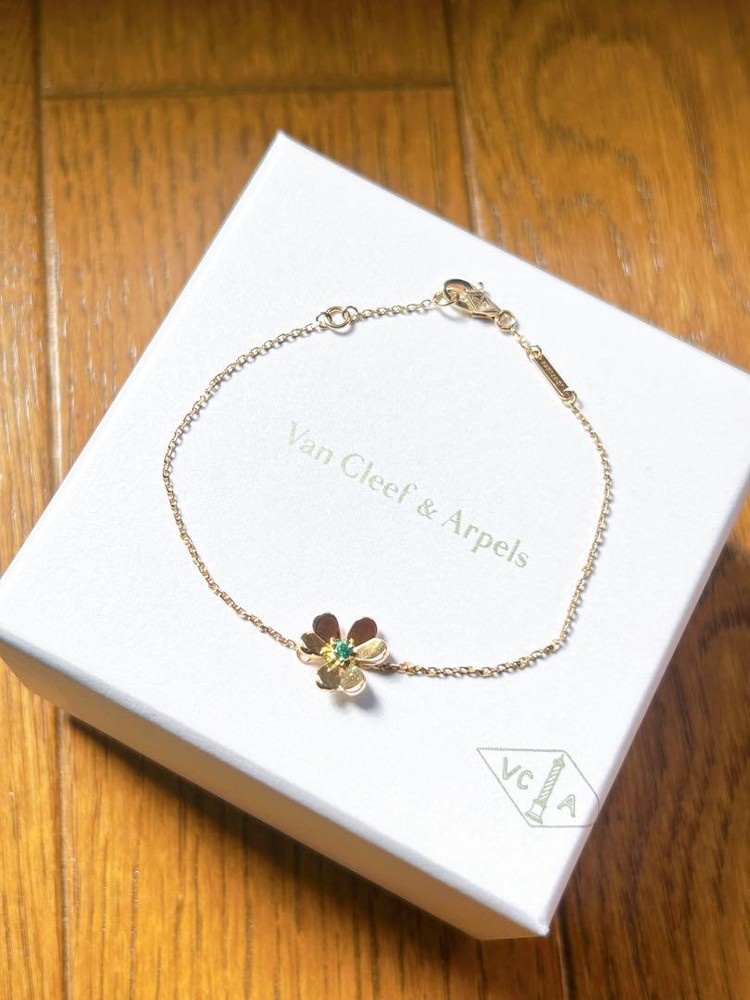 Van Cleef & Arpels Frivole Diamond Flower Bracelet in White Gold