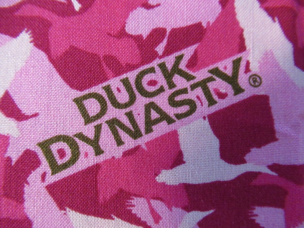 Duck Dynasty Pink Camo Vintage Cotton Fabric 31x42 Inches New