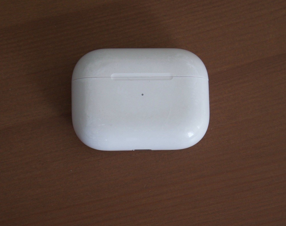 Apple AirPods Pro Ist , crackling noise in headphones READ DESCRIPTION ***