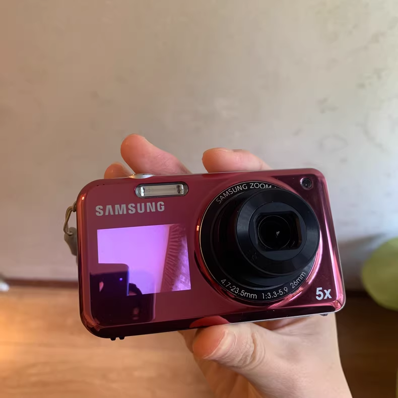 Samsung PL120 14.2MP Dual LCD Vintage Digital Camera for grikers-0 Buyer