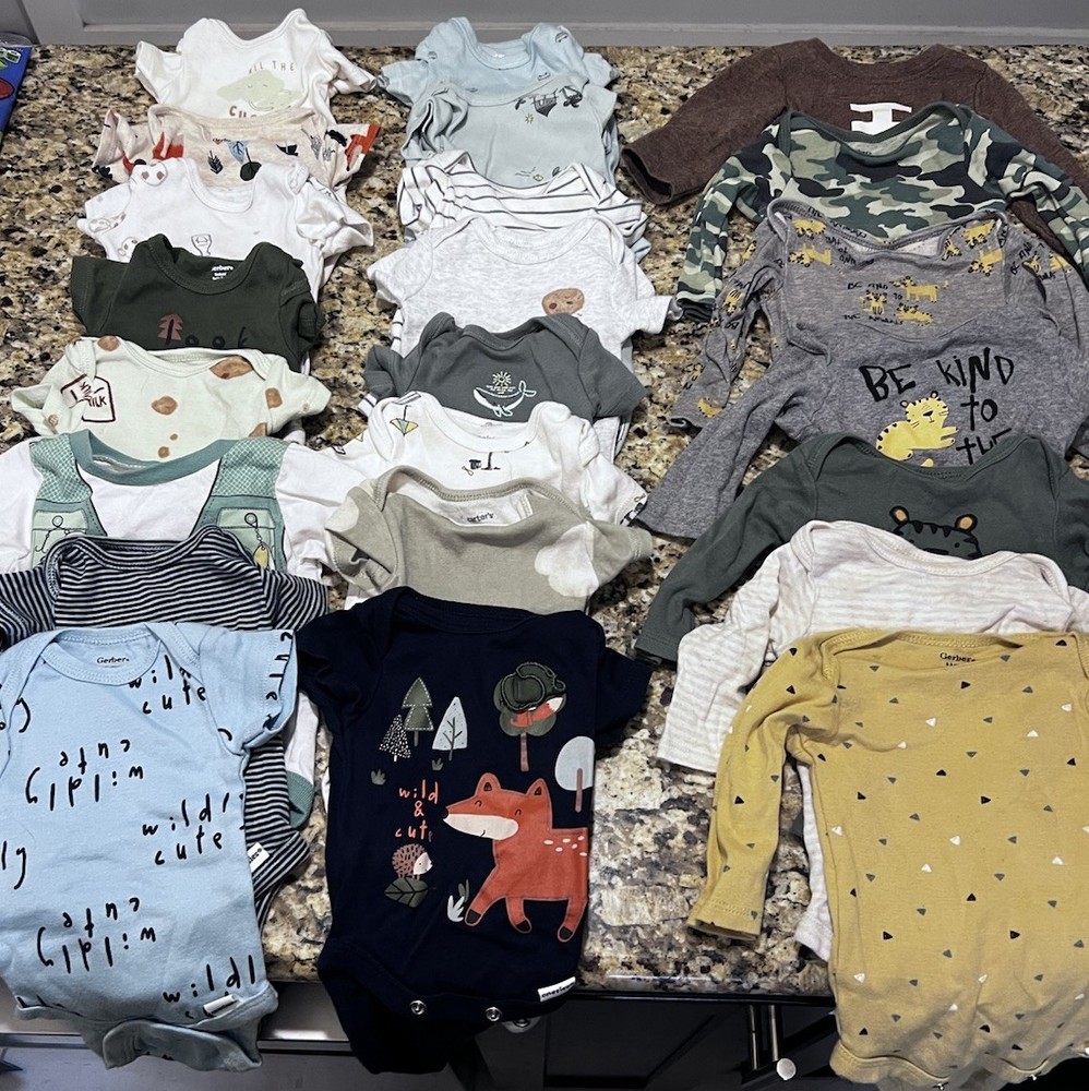 Huge Lot Of baby clothes - Pants / Sleepers / Hats / Socks - boy NB & 0-3 month