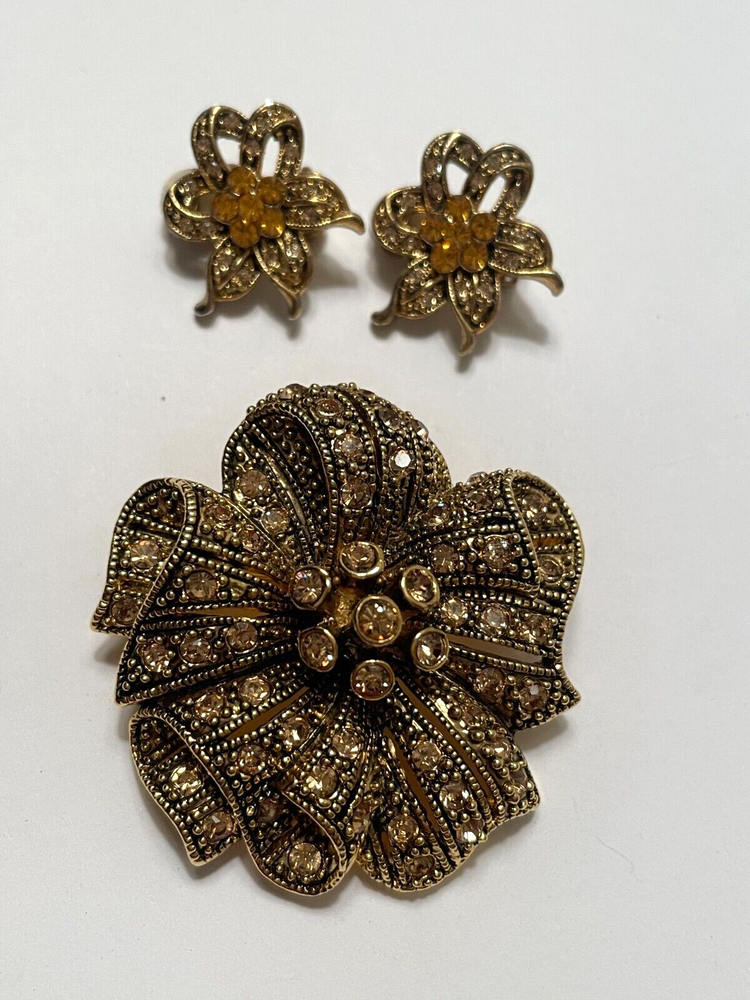 Vintage Champagne Rhinestone Flower Brooch and Gold-Tone Clip-On Earrings #163