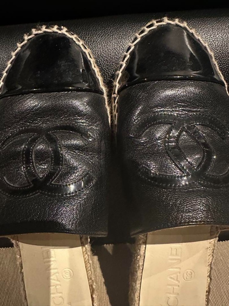 Authentic CHANEL Black Leather CC Logo Espadrilles Flat Sandals Size 37 Pre-Owned