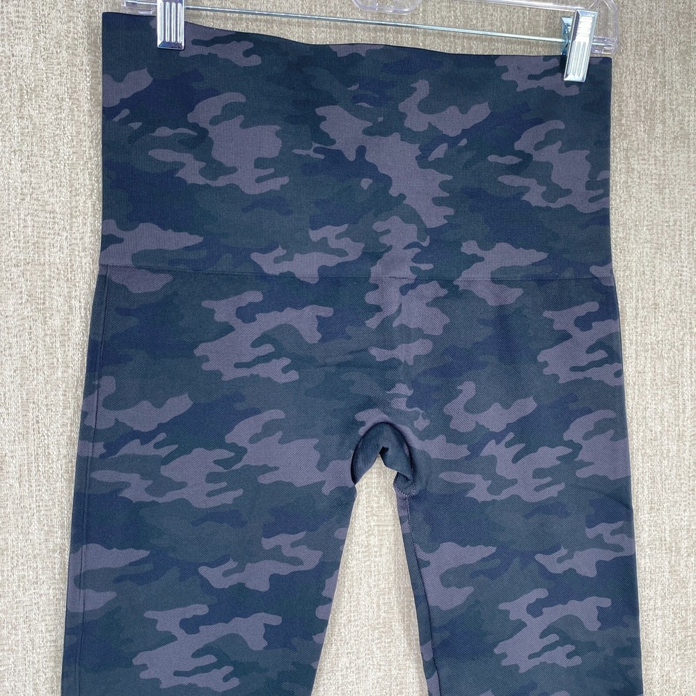 Spanx Leggings Womens 1X Black Camoflauge Seamless Look At Me Now Tummy Control