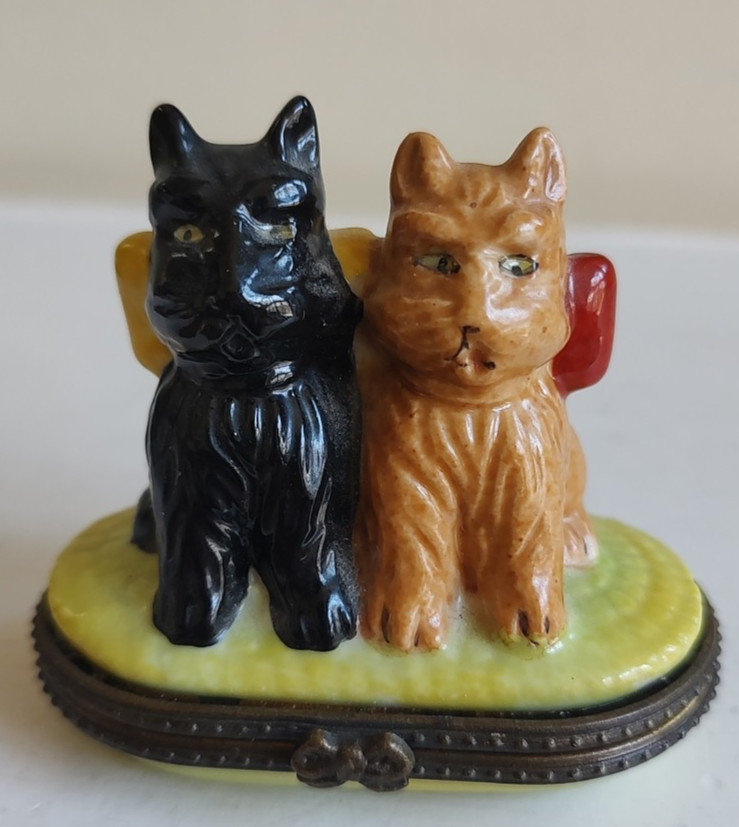 Limoges Scottie Terrier Dog Trinket Box - Peint Main - France