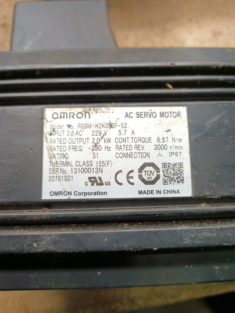 OMRON R88M-K5K030F-S2 / R88MK5K030FS2 (BRAND NEW) No box