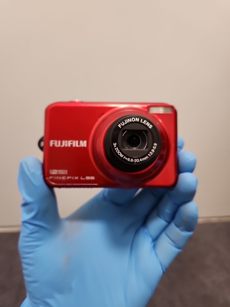 Fujifilm FinePix L55 12MP Digital Camera in Red Tested & Working