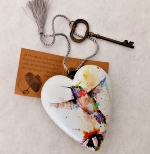 Hummingbird Art Hearts Box Valentine Gift in Excellent Condition