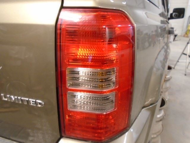 2007 Jeep Patriot Passenger Side Right Tail Light Assembly - OEM Replacement Part #1973361