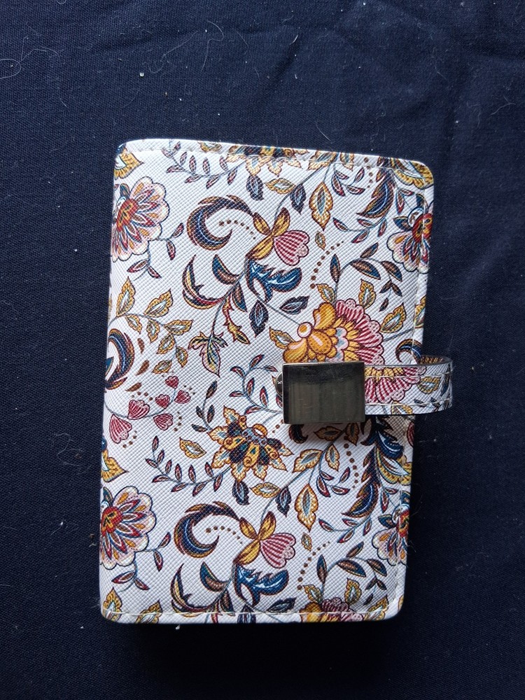 Safe Keeper Women's Bifold Card Wallet Floral Print Metal Clasp White Multicolor
