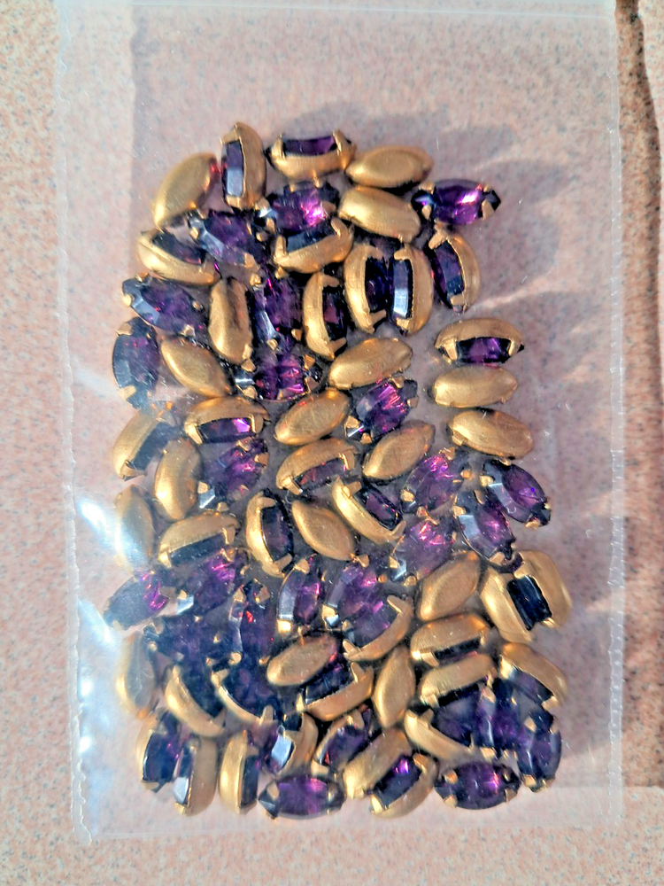 SWAROVSKI NAVETTES 8 X 4 MM/AMETHYST IN BRASS SETTING (72 PCS)