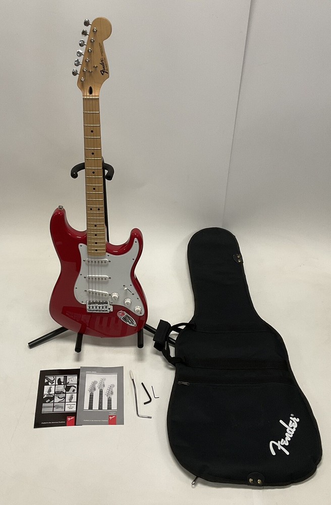 Vintage 1996 Fender Stratocaster MEXICO Red & White With Gig Bag