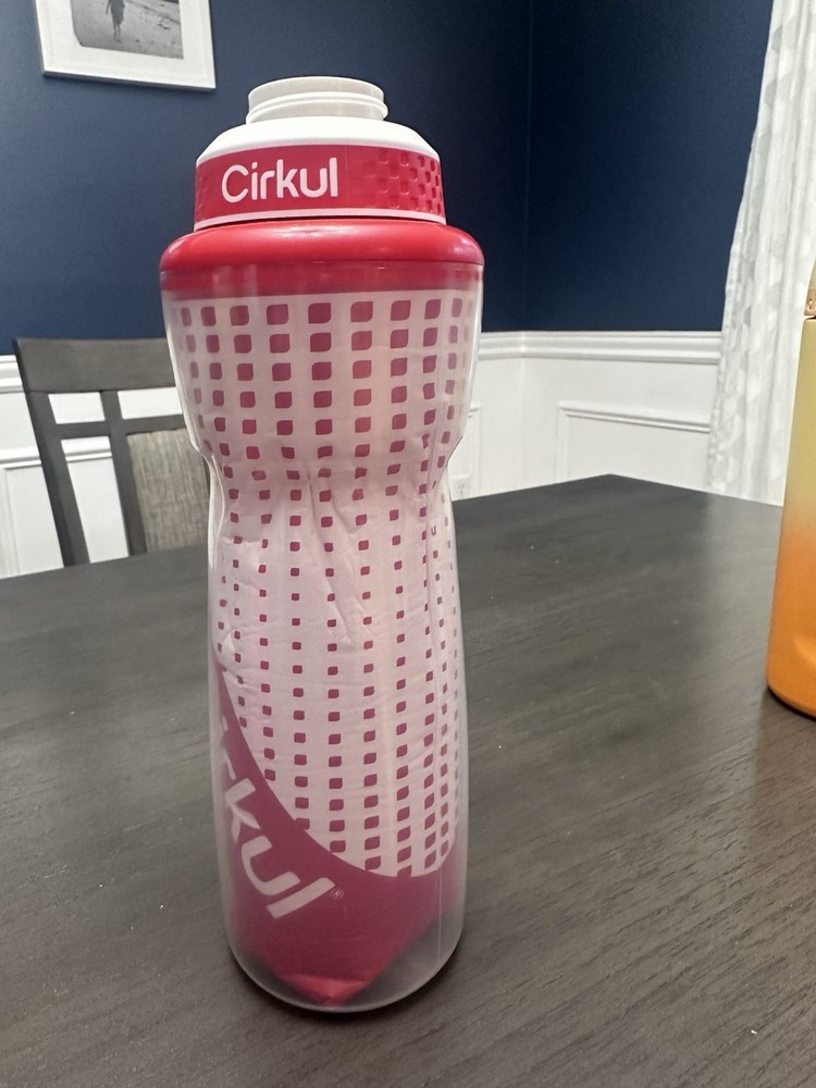 32 Oz Cirkul Squeeze Bottle