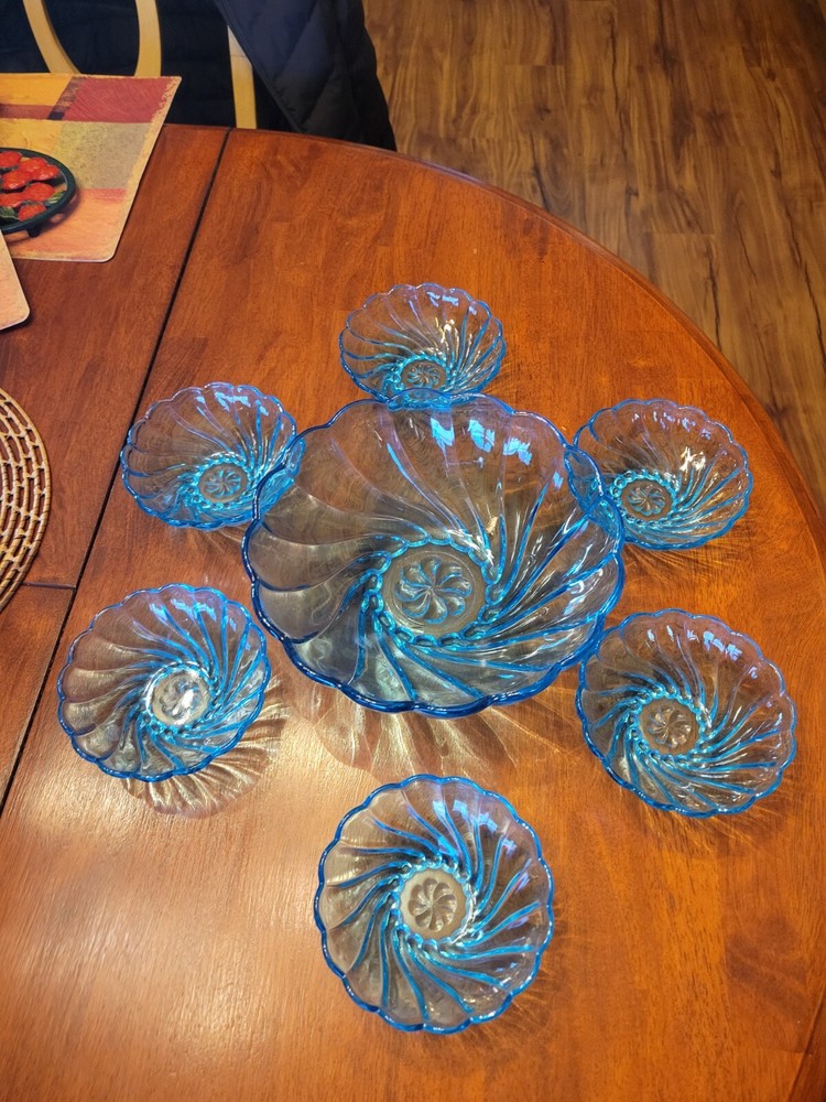 Vtg Set of 7 Hazel Atlas Teal Capri Sea Shell Swirl Glass Salad Bowls 9