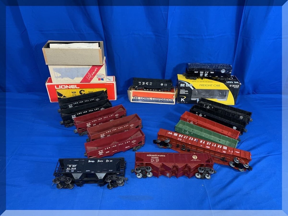 LIONEL O-27 O-GAUGE TRAIN PRE WAR & POST WAR COAL HOPPER CAR LOT - FREE SHIPPING