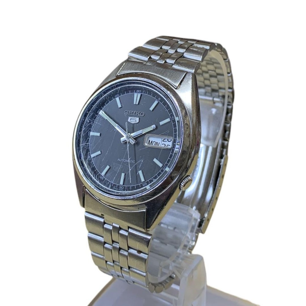 Seiko 5 7S26 3180 watch with misaligned dial operational condition