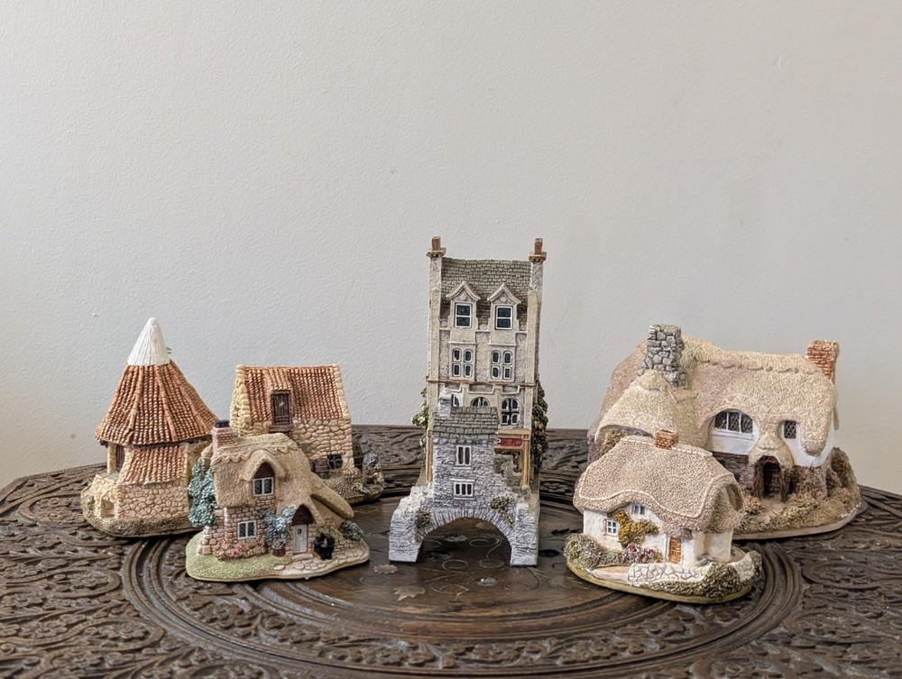 Lilliput Lane Bundle of 5 Preston Mill Clover Cottage + More Leonardo Book Shop